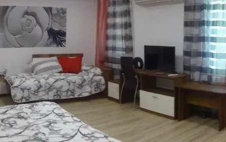 мунчо и прасчо בית הארחה