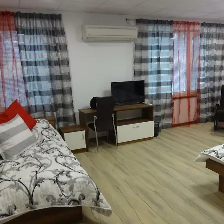 мунчо и прасчо בית הארחה לובץ'